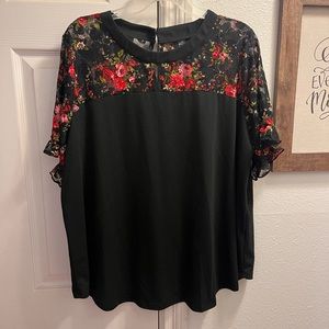 Size 2x Black Floral Lace T-Shirt